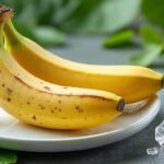 découvrez comment la banane peut aider à réduire l'acide urique et soulager la goutte grâce à ses bienfaits naturels. conseils nutritionnels et astuces pour mieux vivre avec la goutte.