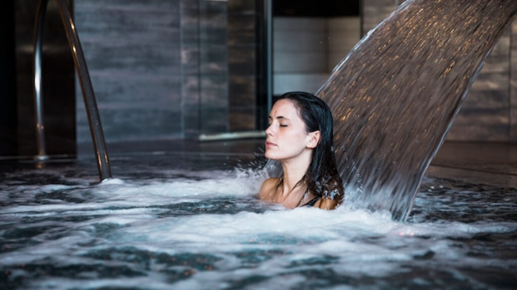 Pourquoi choisir une cure thermale pour soulager la fibromyalgie à Dax ?