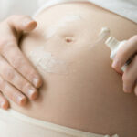 Crème anti-vergetures grossesse : quand commencer et comment bien l’appliquer ?